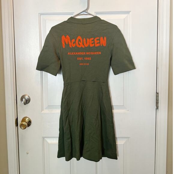 Alexander McQueen Dress Short Sleeve Graffiti Logo T-Shirt Green Size 36 XS - Picture 6 of 9